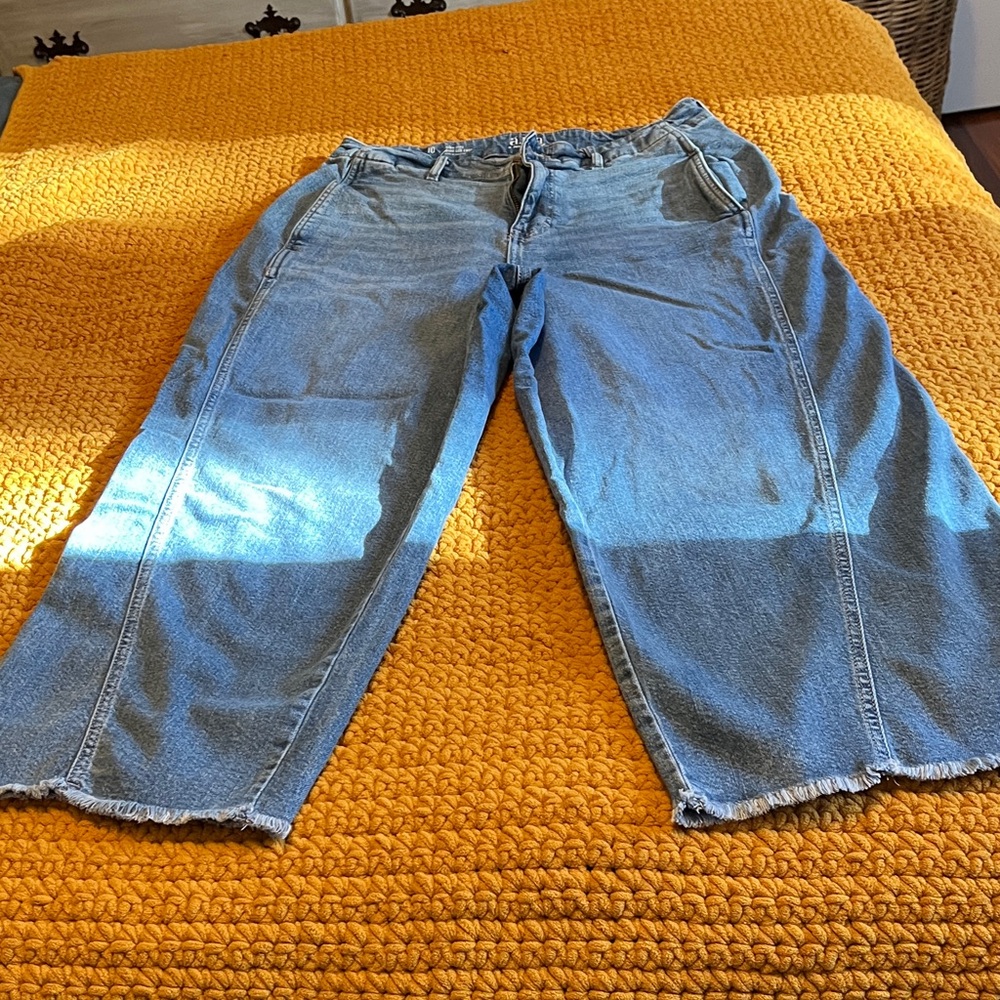 a.n.a High Waisted Wide-Leg Jeans